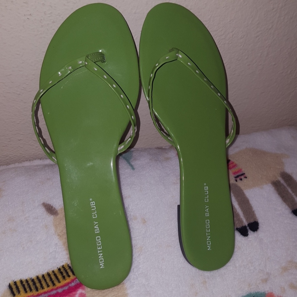 Montego Bay Club Flip Flops Size 10